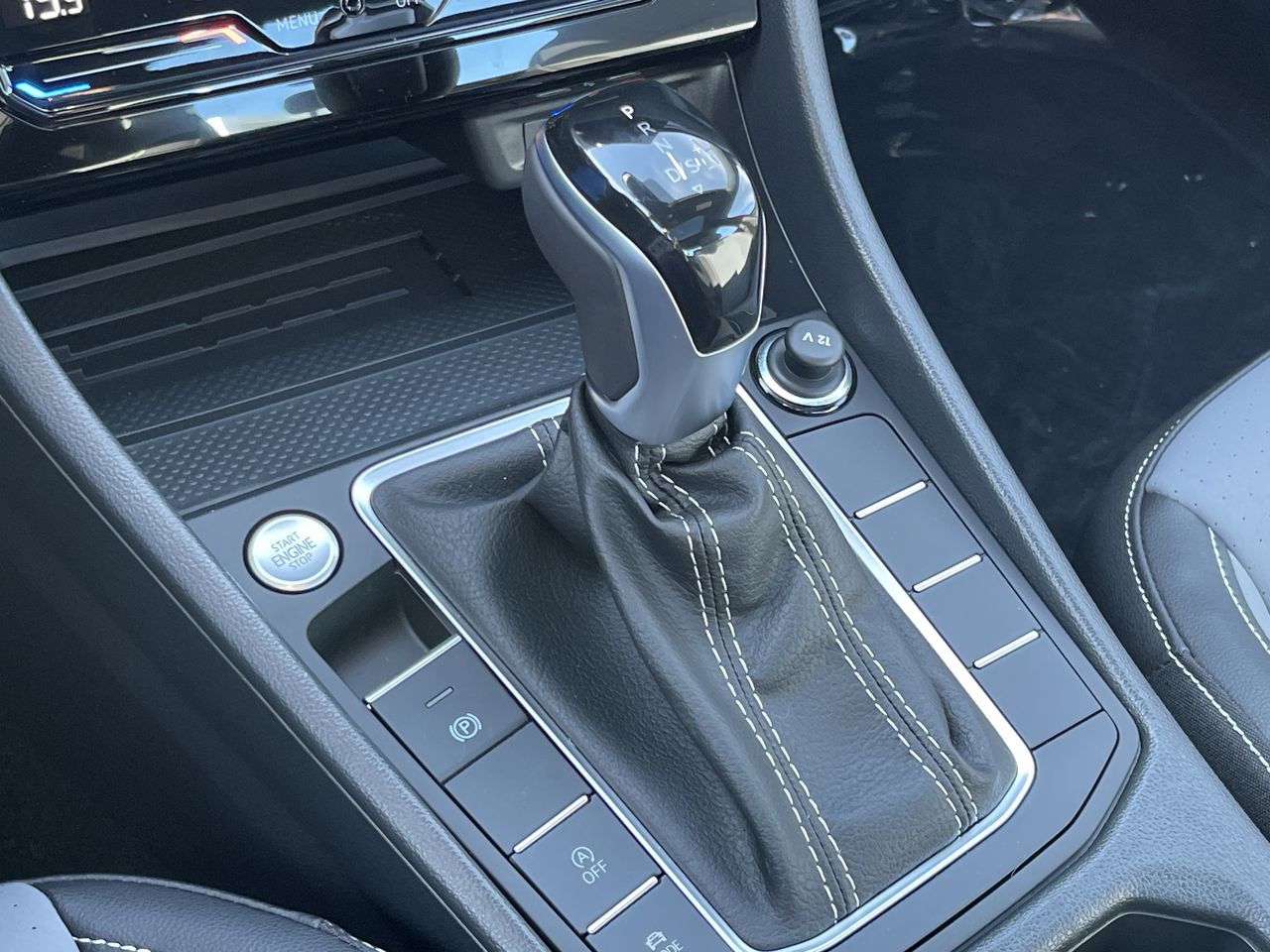 2025 Volkswagen Jetta in Mississauga, Ontario