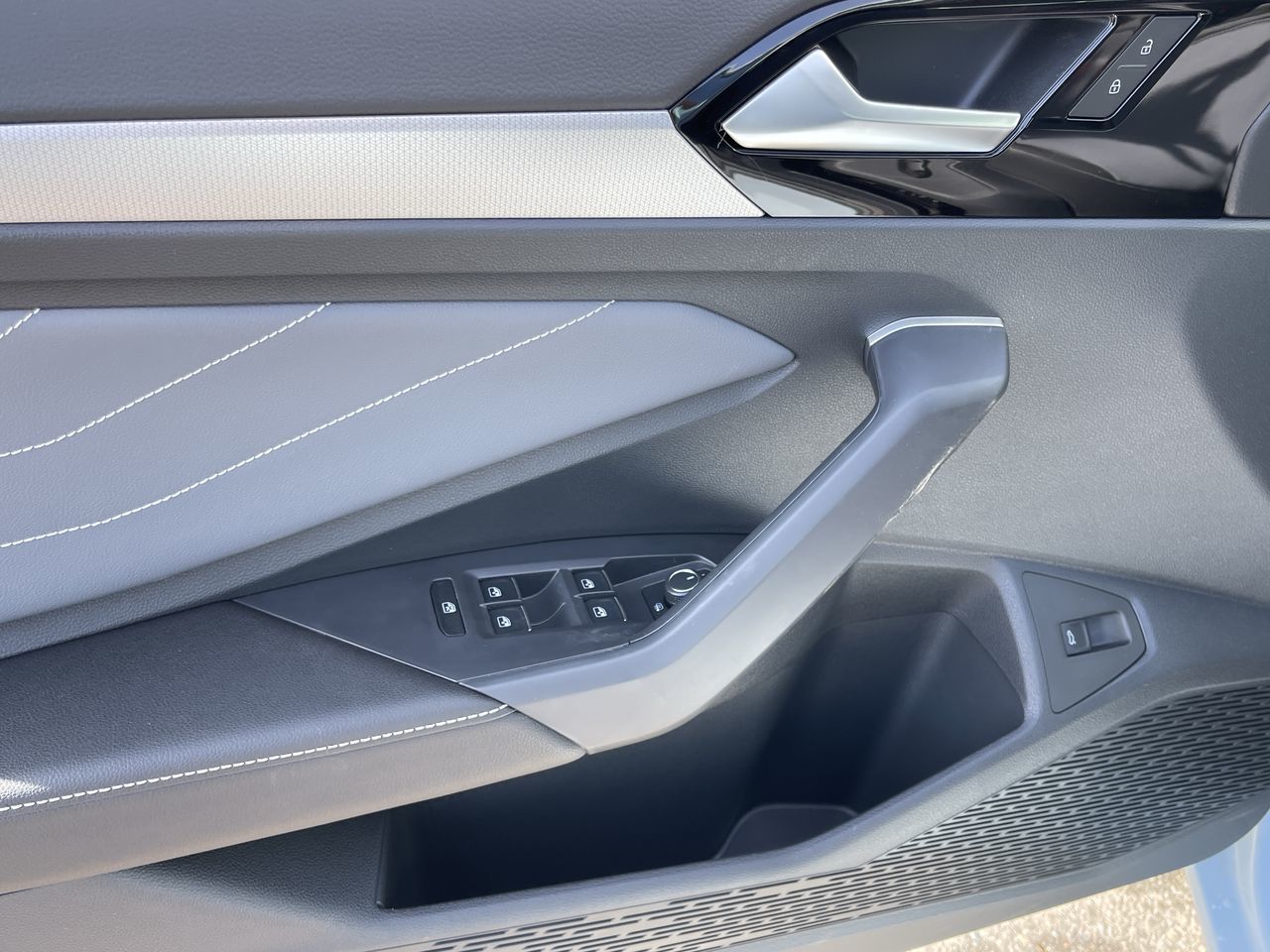 2025 Volkswagen Jetta in Mississauga, Ontario