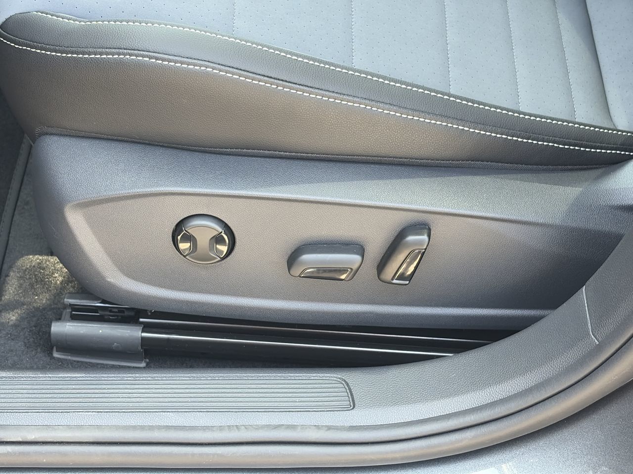 Volkswagen Jetta  2027 à Mississauga, Ontario