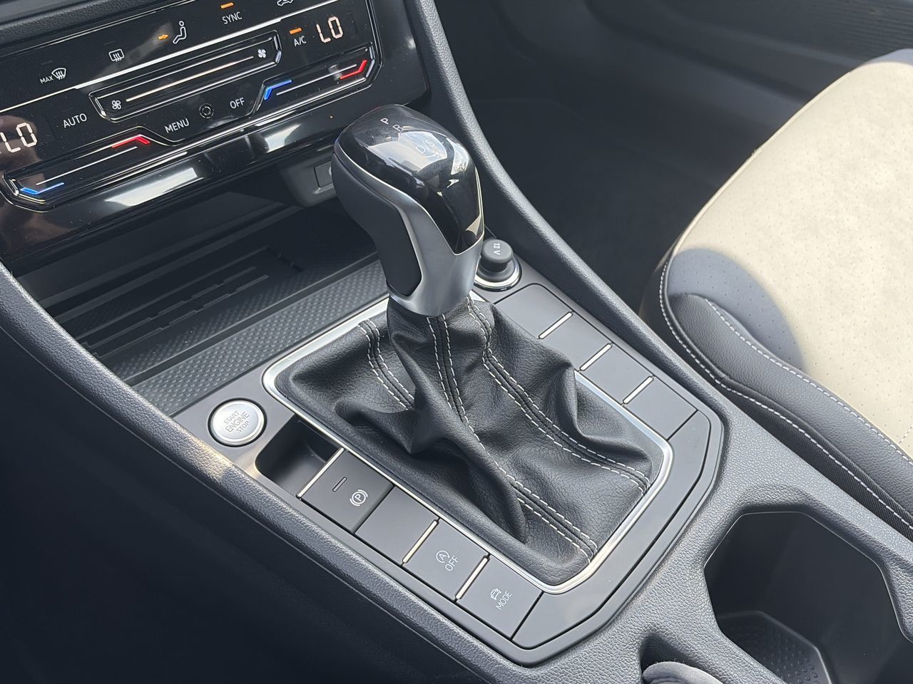Volkswagen Jetta  2027 à Mississauga, Ontario