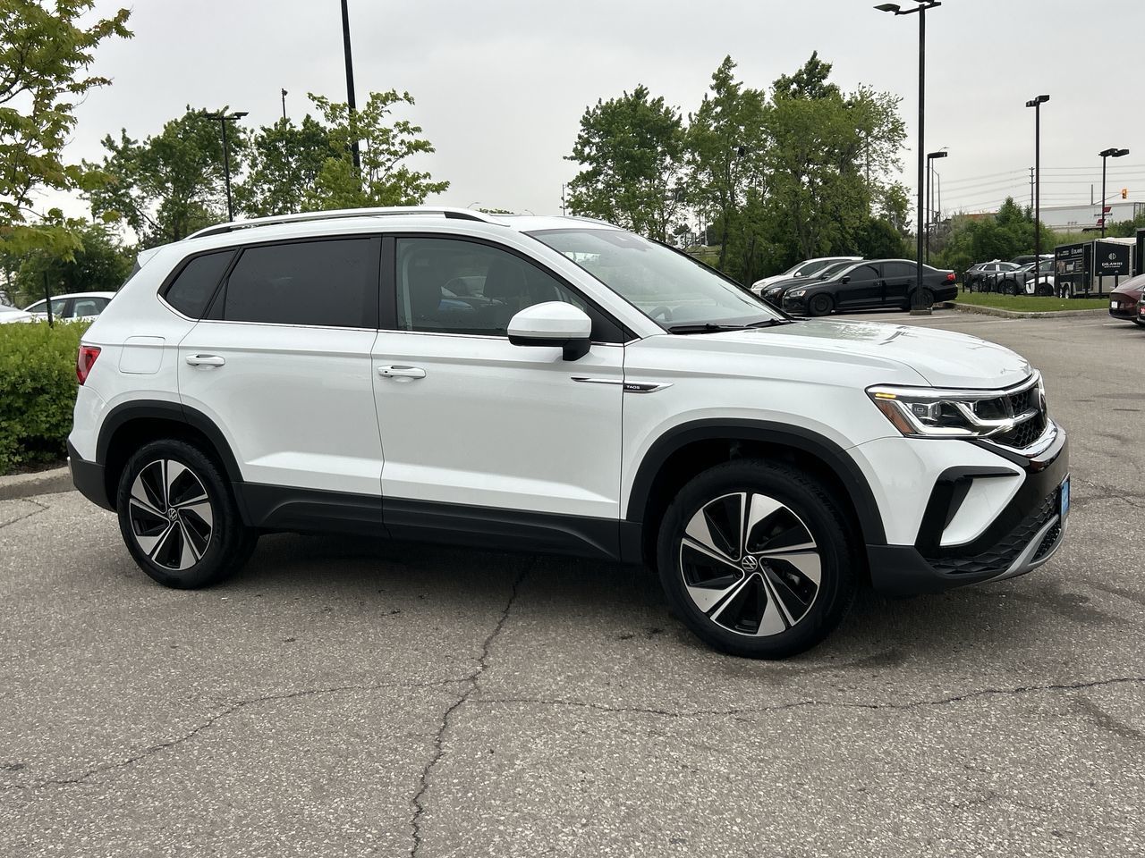 Volkswagen Taos  2023 à Mississauga, Ontario