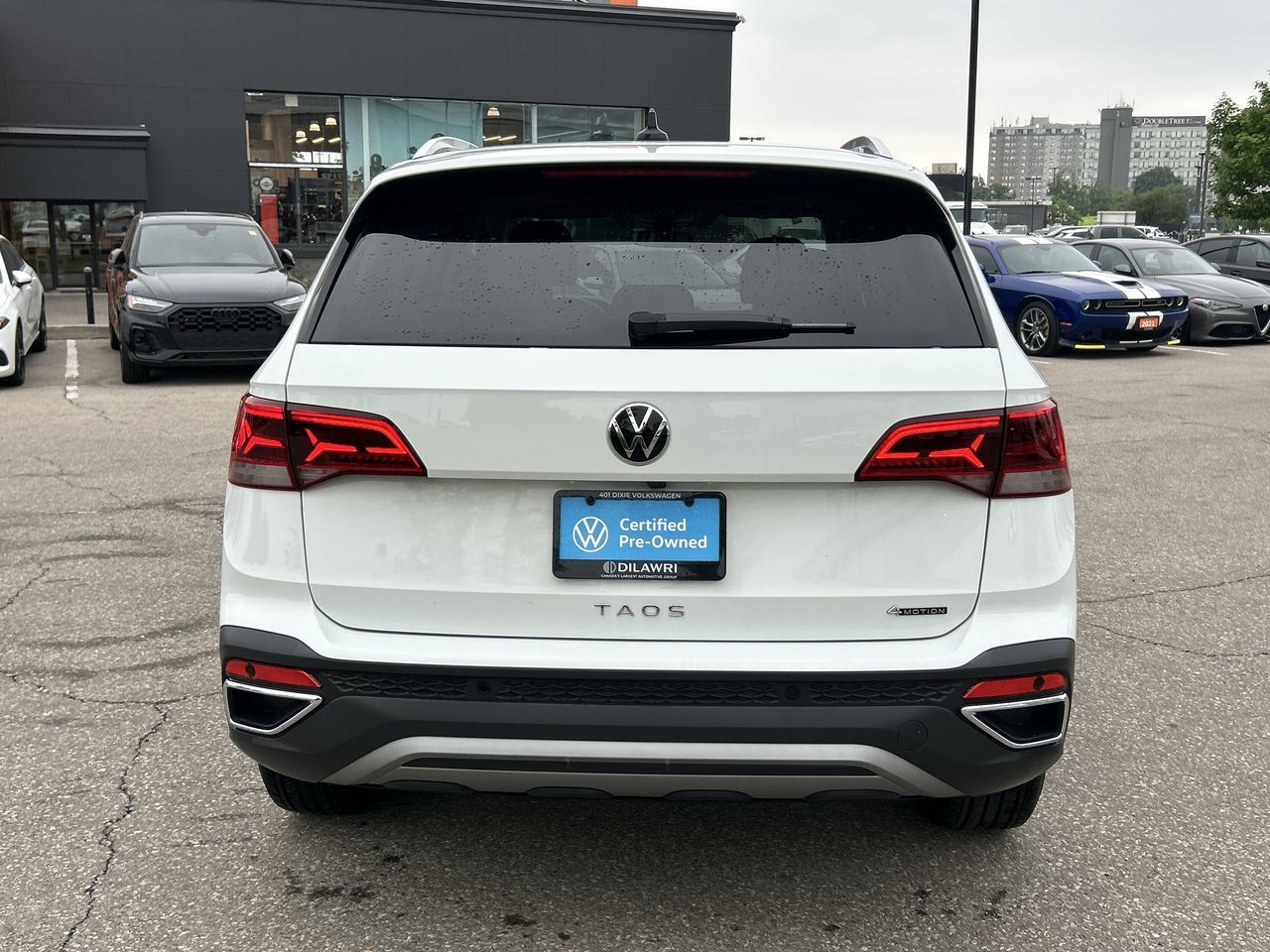 Volkswagen Taos  2023 à Mississauga, Ontario