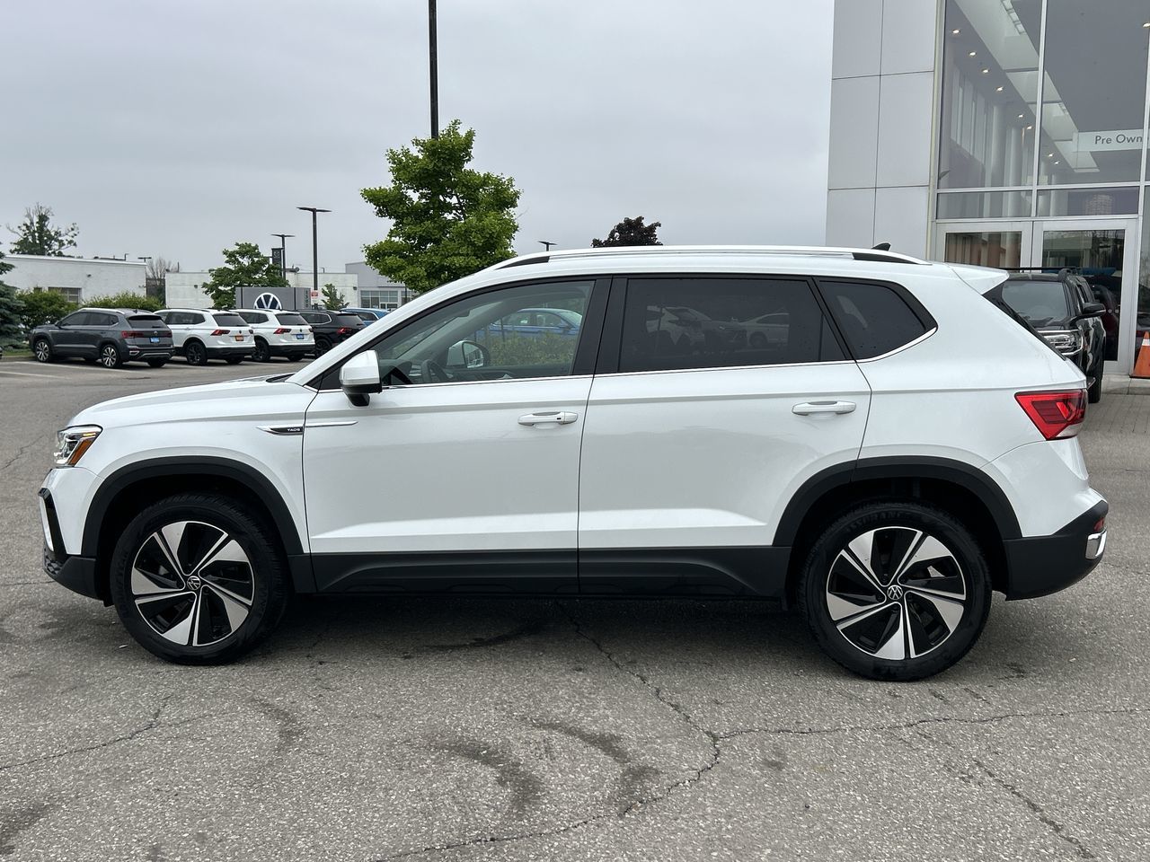 Volkswagen Taos  2023 à Mississauga, Ontario