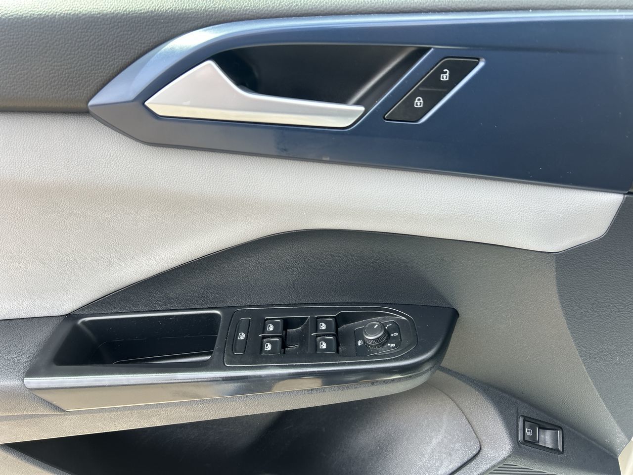 2023 Volkswagen Taos in Mississauga, Ontario