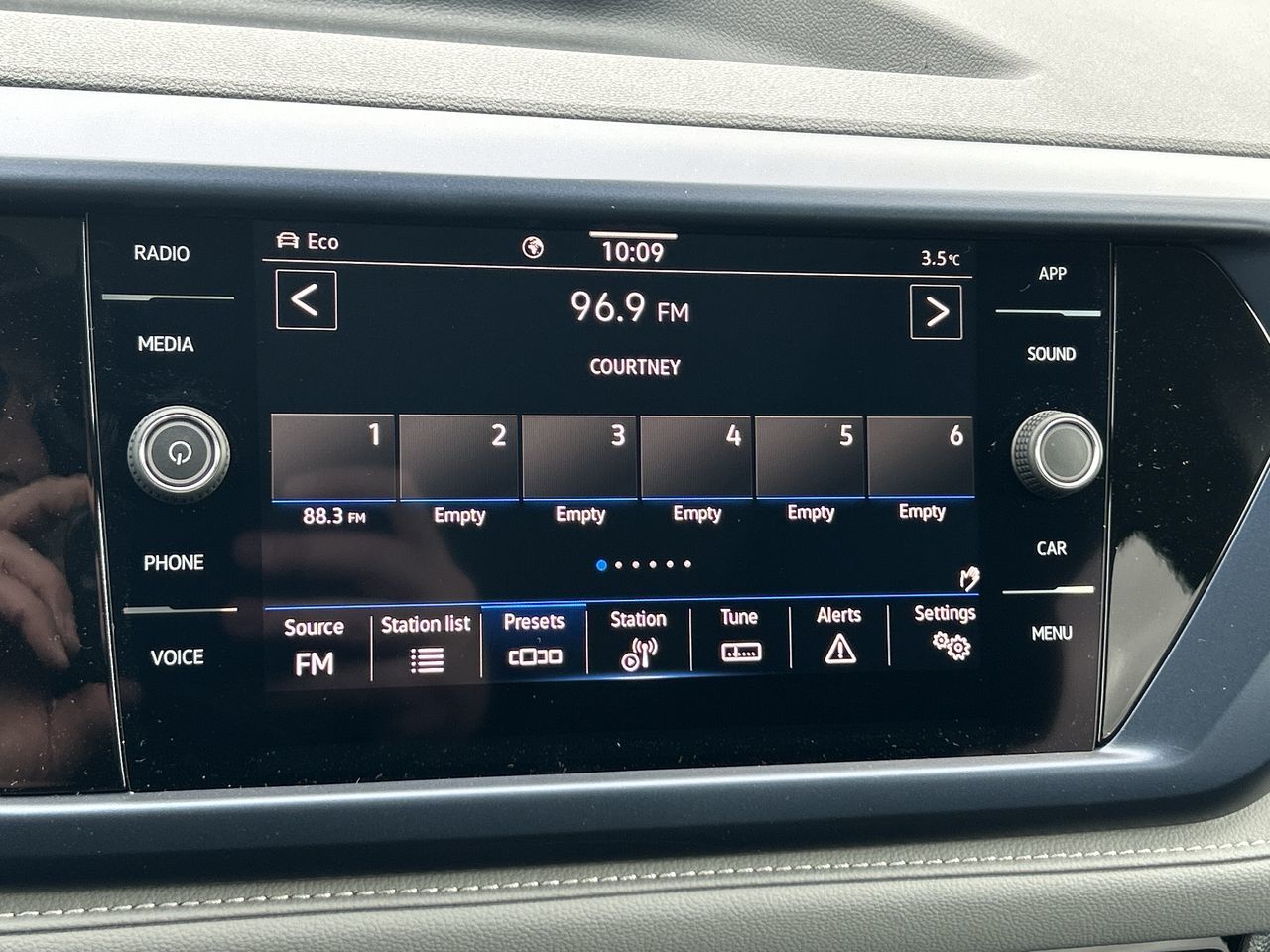 2024 Volkswagen Taos in Mississauga, Ontario
