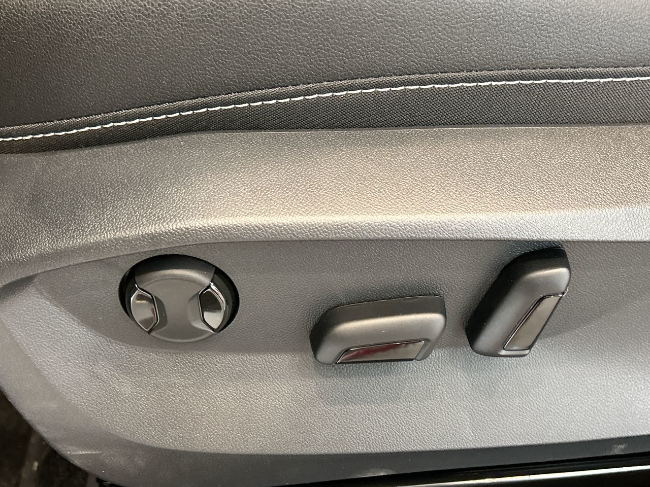 2025 Volkswagen Taos in Mississauga, Ontario