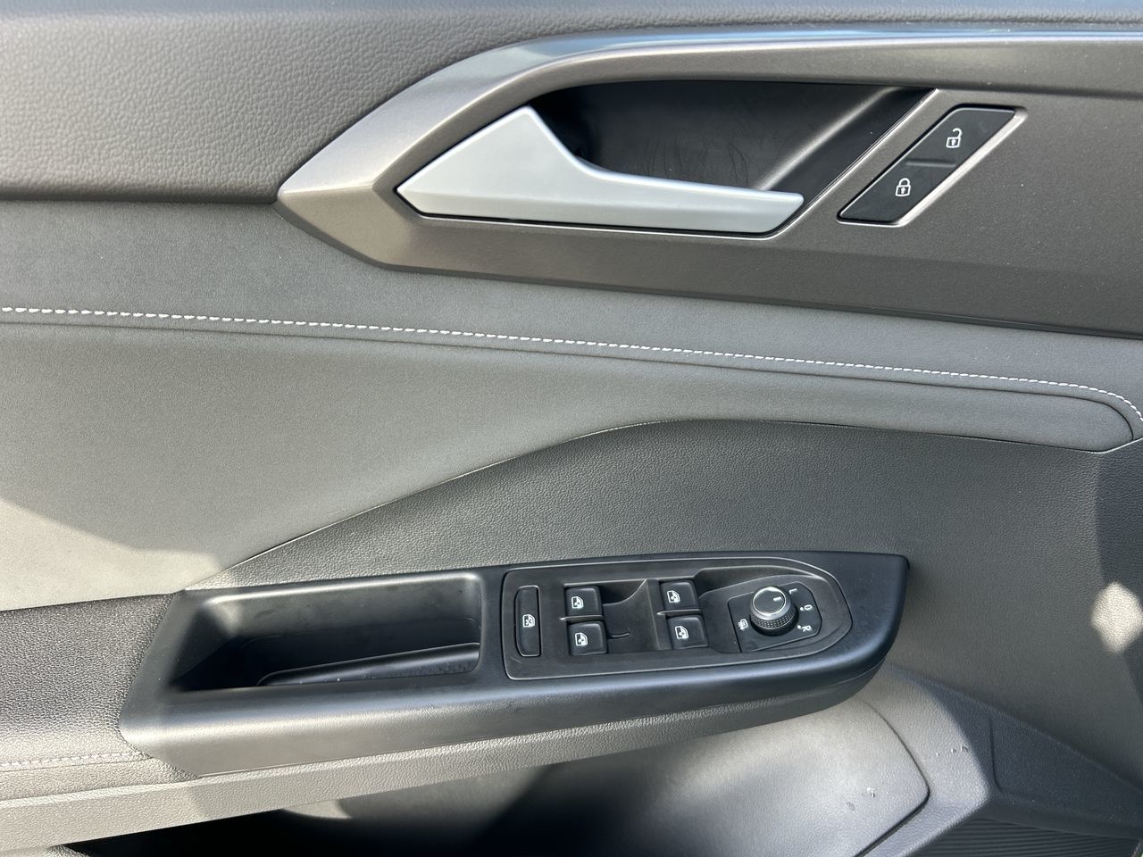 2025 Volkswagen Taos