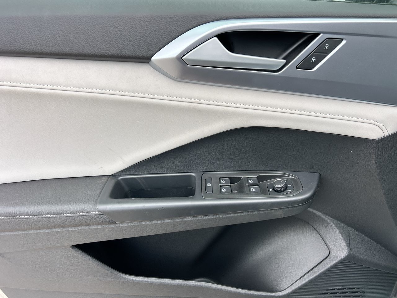 2025 Volkswagen Taos in Mississauga, Ontario