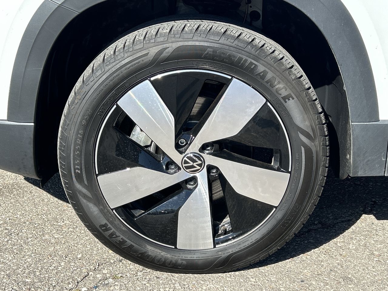 2025 Volkswagen Taos