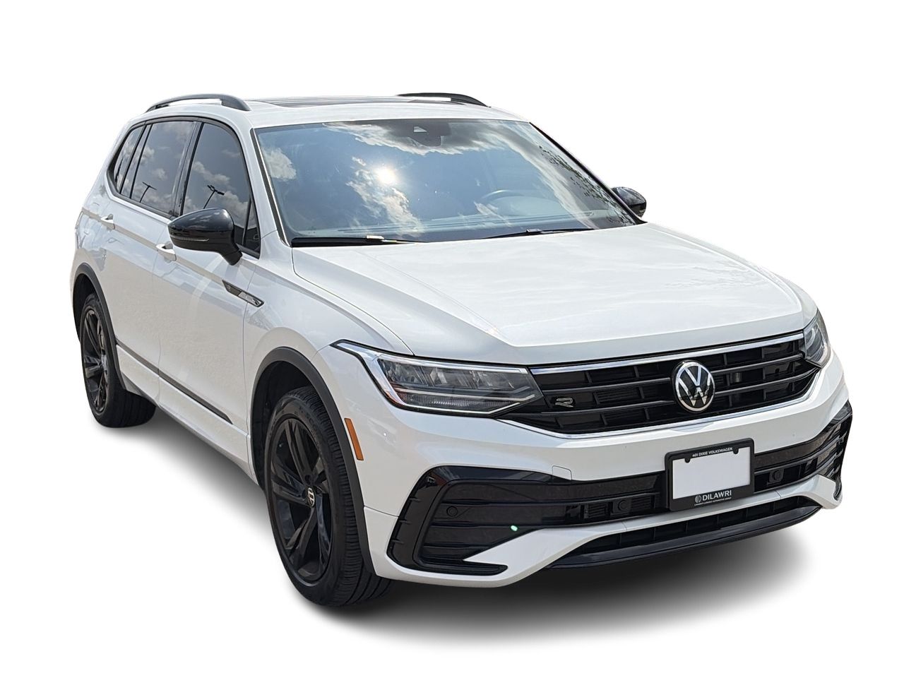 Photo 2024 Volkswagen Tiguan Comfortline R-Line Black 2.0T 8sp at w/Tip 4M #3