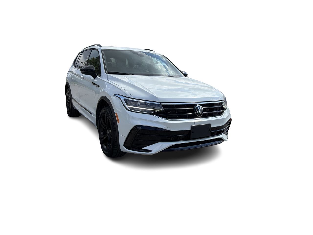 Photo 2024 Volkswagen Tiguan Comfortline R-Line Black 2.0T 8sp at w/Tip 4M #3