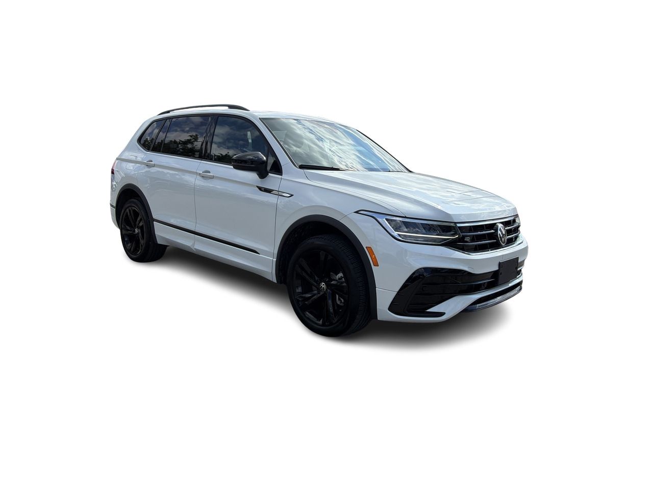 Photo 2024 Volkswagen Tiguan Comfortline R-Line Black 2.0T 8sp at w/Tip 4M #2