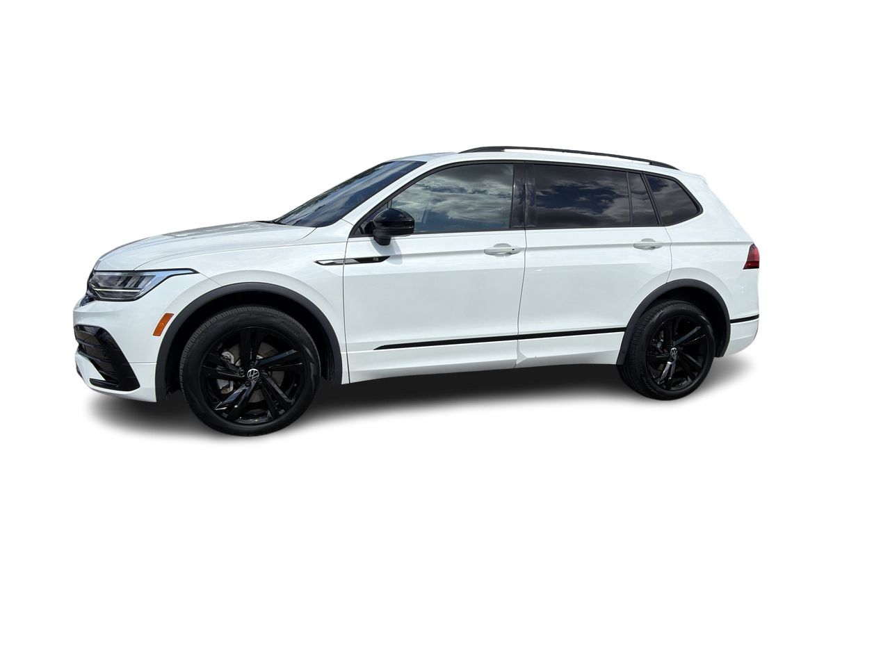Photo 2024 Volkswagen Tiguan Comfortline R-Line Black 2.0T 8sp at w/Tip 4M #7