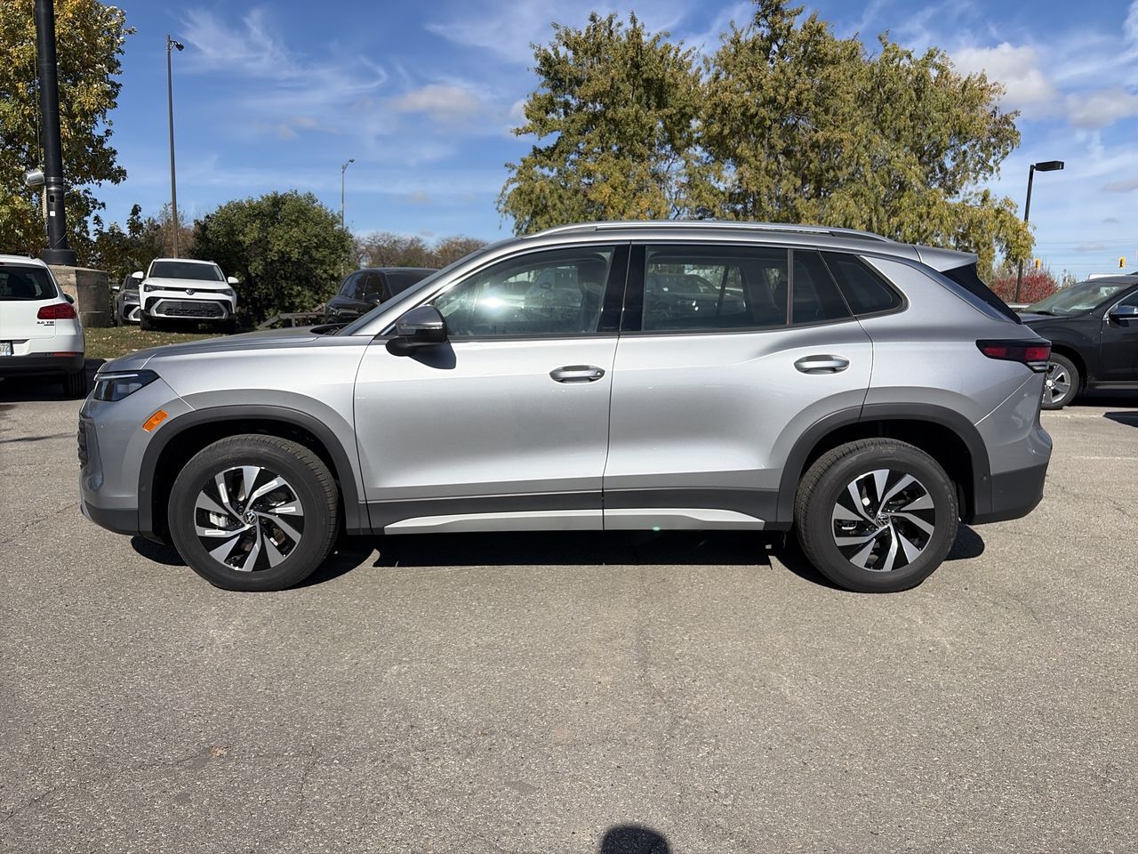 Photo 2026 Volkswagen Tiguan Trendline 4MOTION #8