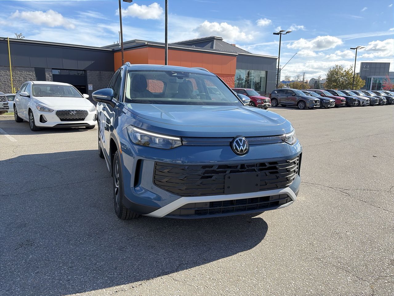Photo 2026 Volkswagen Tiguan Trendline 4MOTION #3