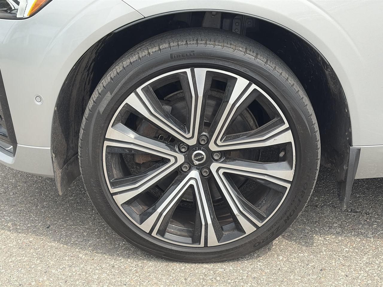2022 Volvo XC60 in Mississauga, Ontario