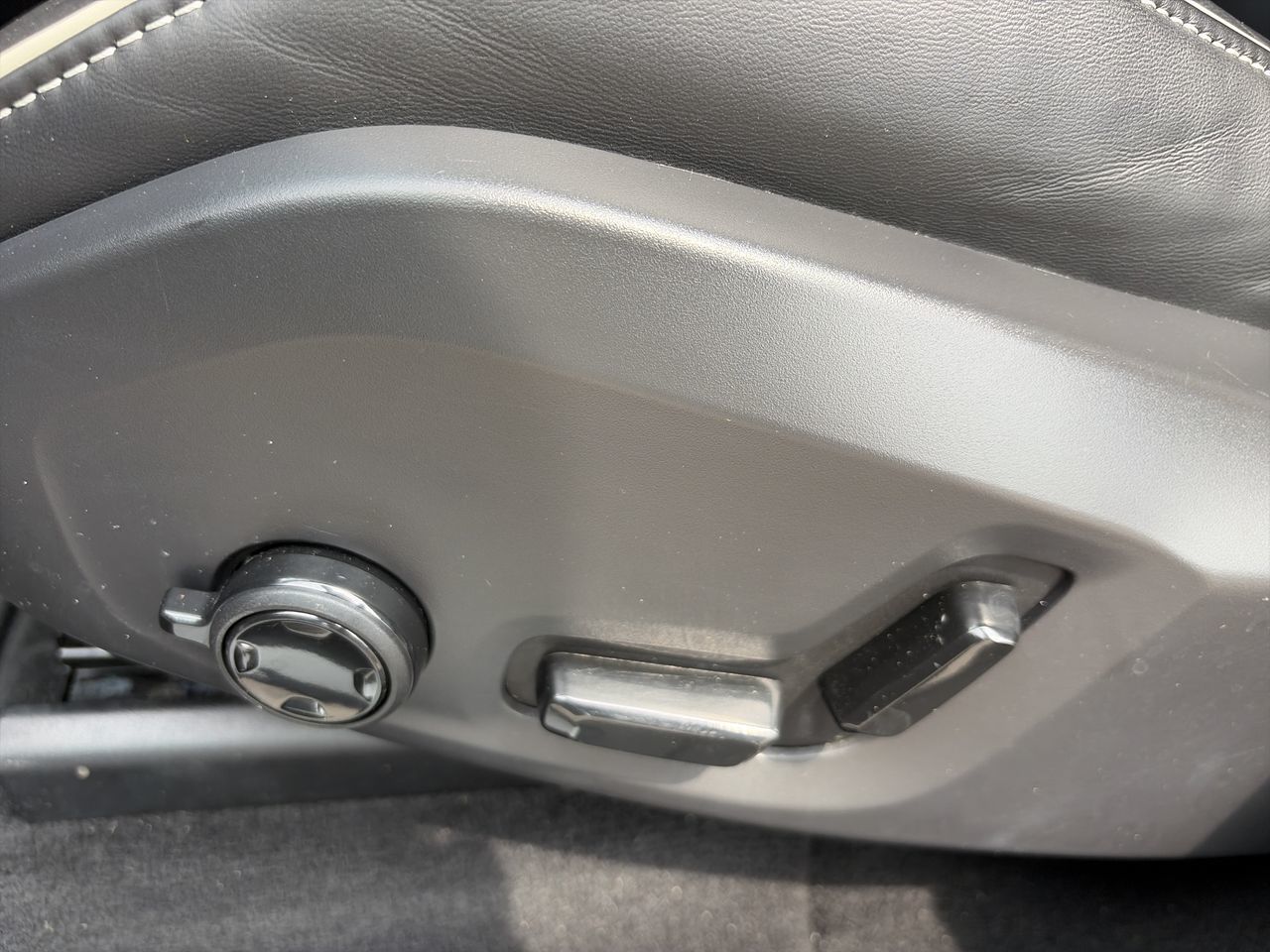 2022 Volvo XC60 in Mississauga, Ontario