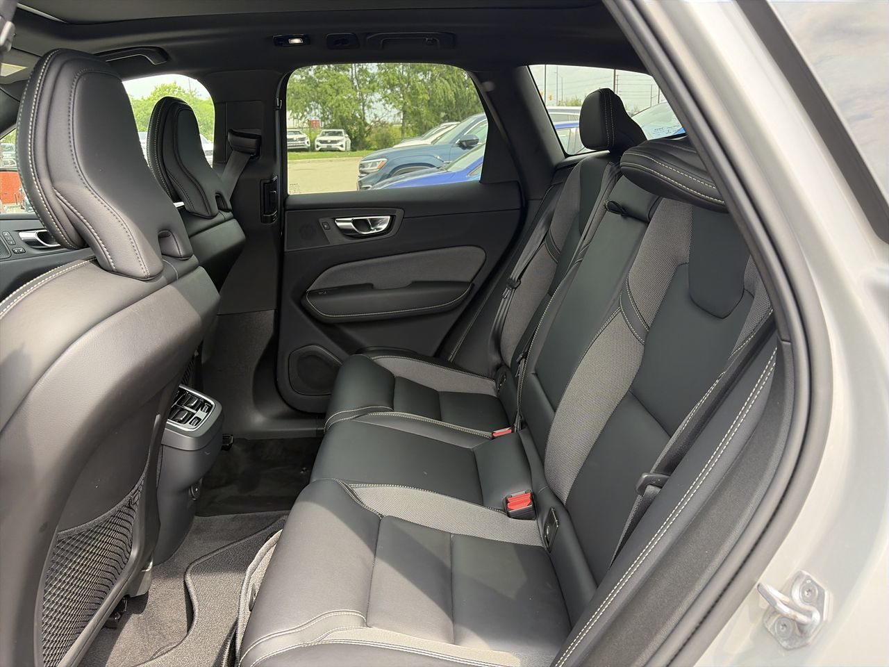 2022 Volvo XC60 in Mississauga, Ontario