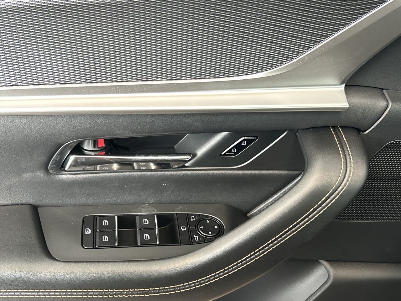 Mazda CX-70 Plug-In Hybrid  2025