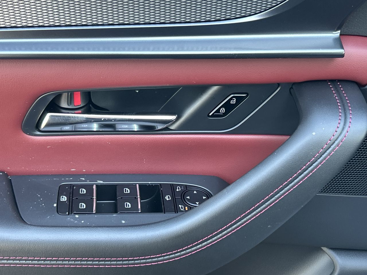 Mazda CX-70 Plug-In Hybrid  2026