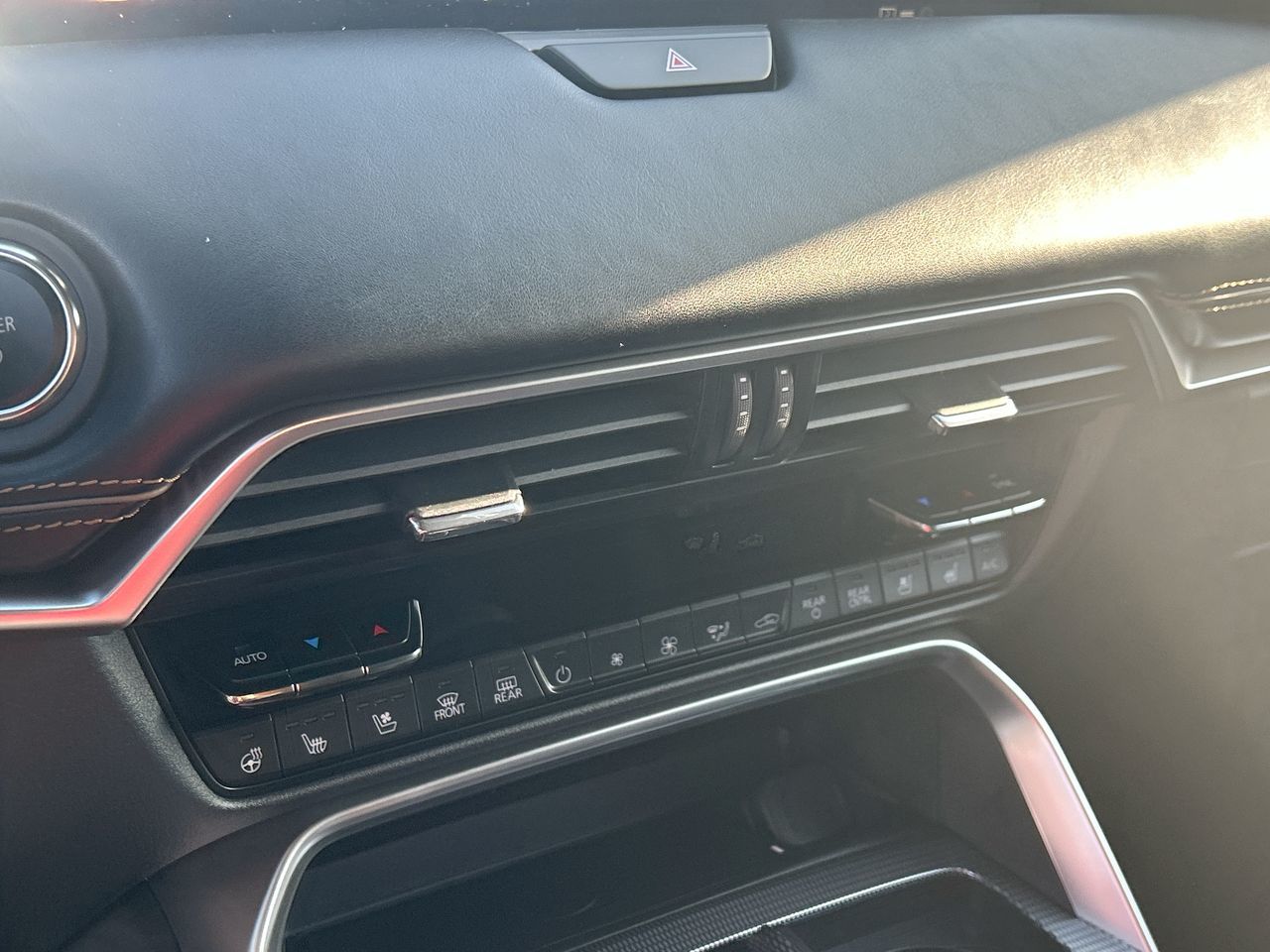 2025 Mazda CX-90 Plug-In Hybrid in Mississauga, Ontario