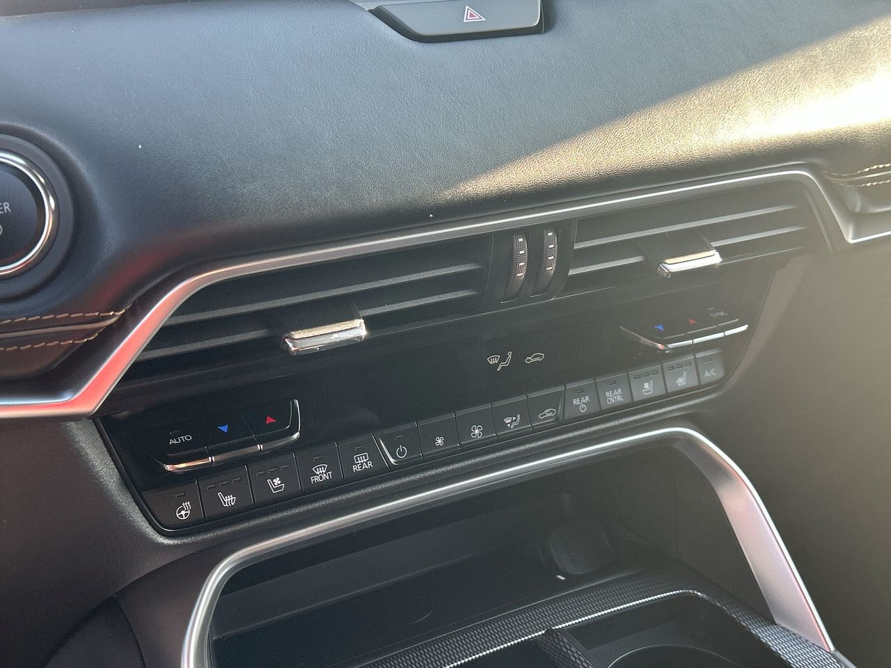 2025 Mazda CX-90 Plug-In Hybrid in Mississauga, Ontario