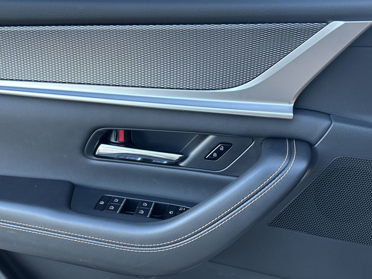 2025 Mazda CX-90 Plug-In Hybrid in Mississauga, Ontario