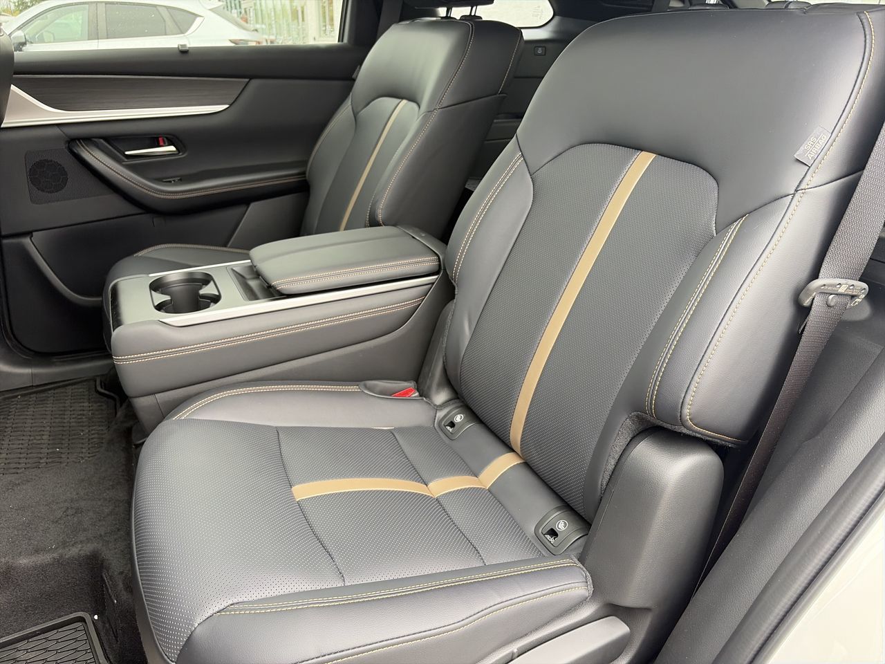 Mazda CX-90 Plug-In Hybrid  2026