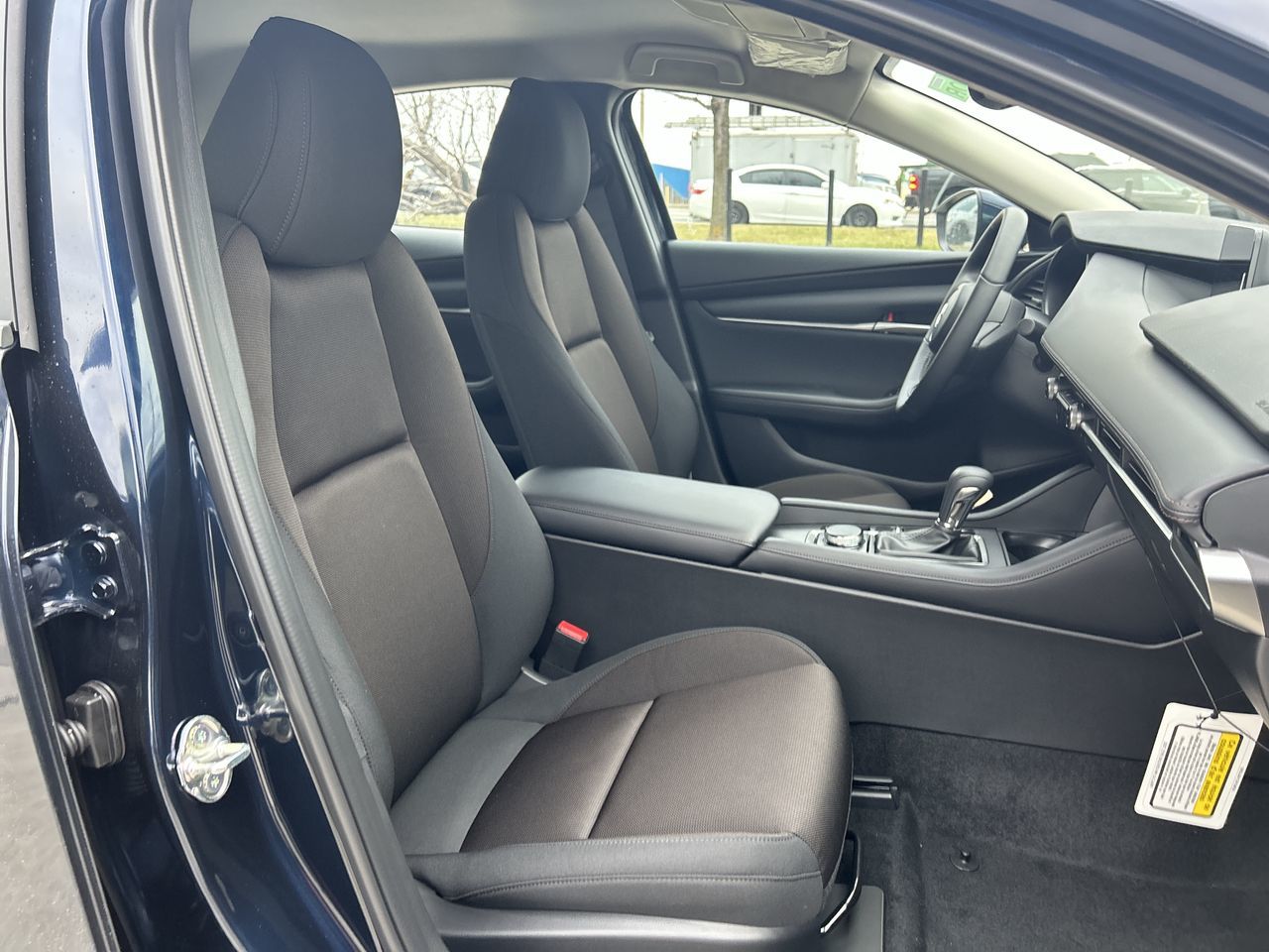Mazda 3  2025 à Mississauga, Ontario