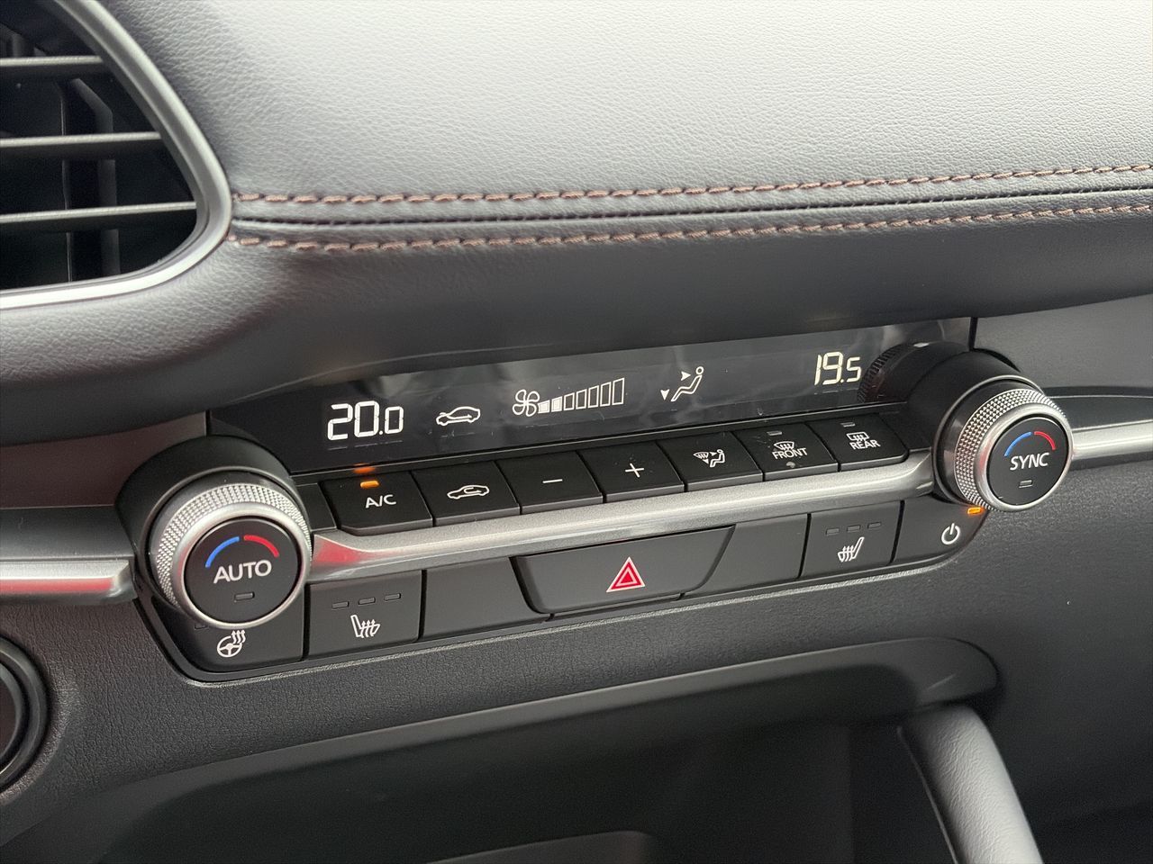 Mazda 3  2026