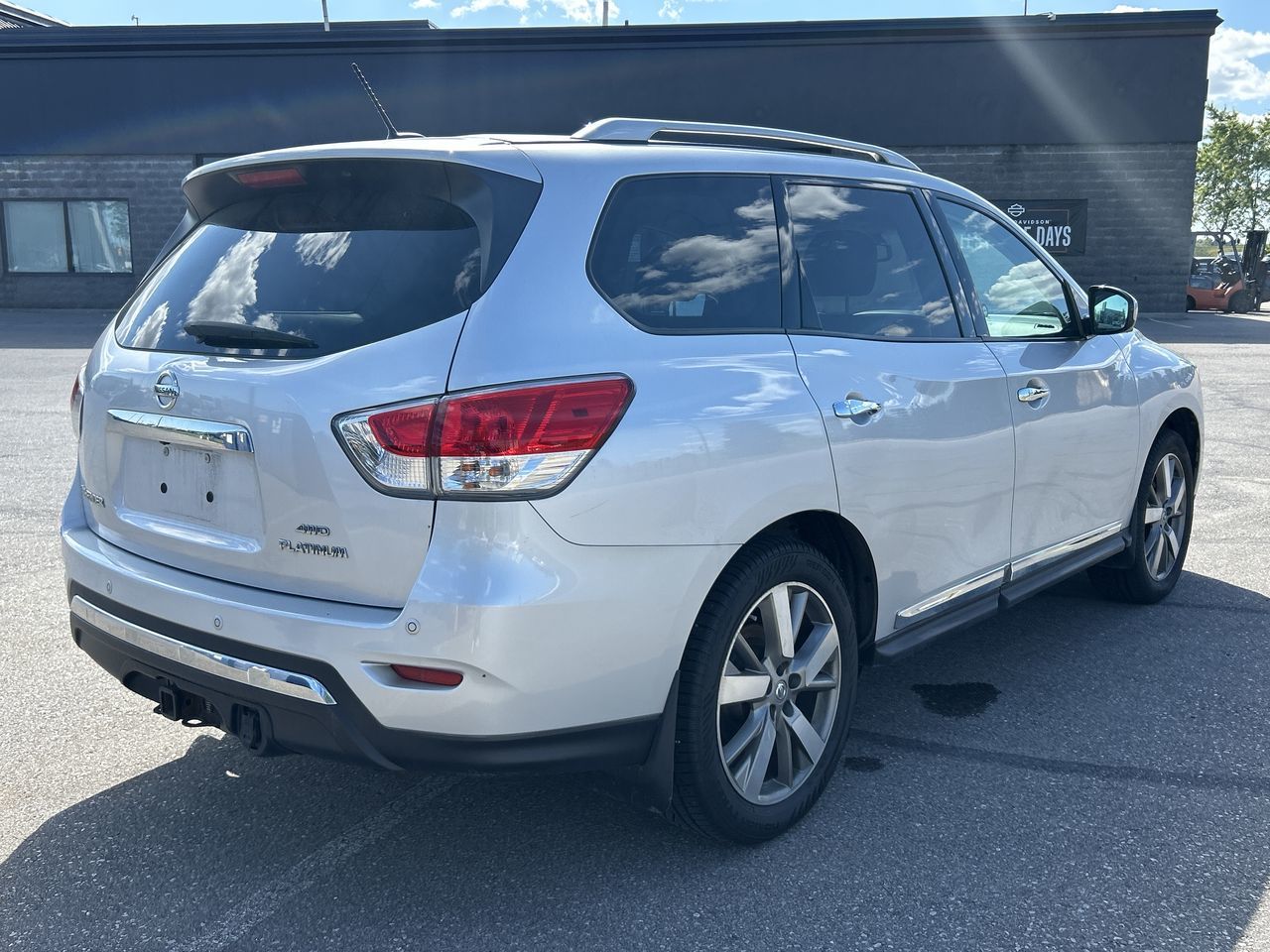 2014 Nissan Pathfinder in Mississauga, Ontario