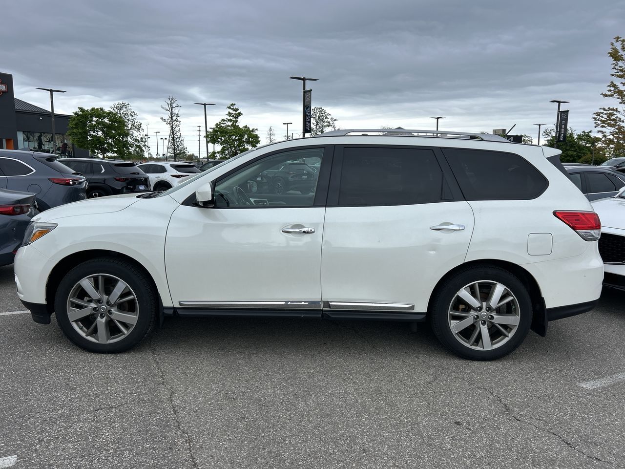 2016 Nissan Pathfinder in Mississauga, Ontario