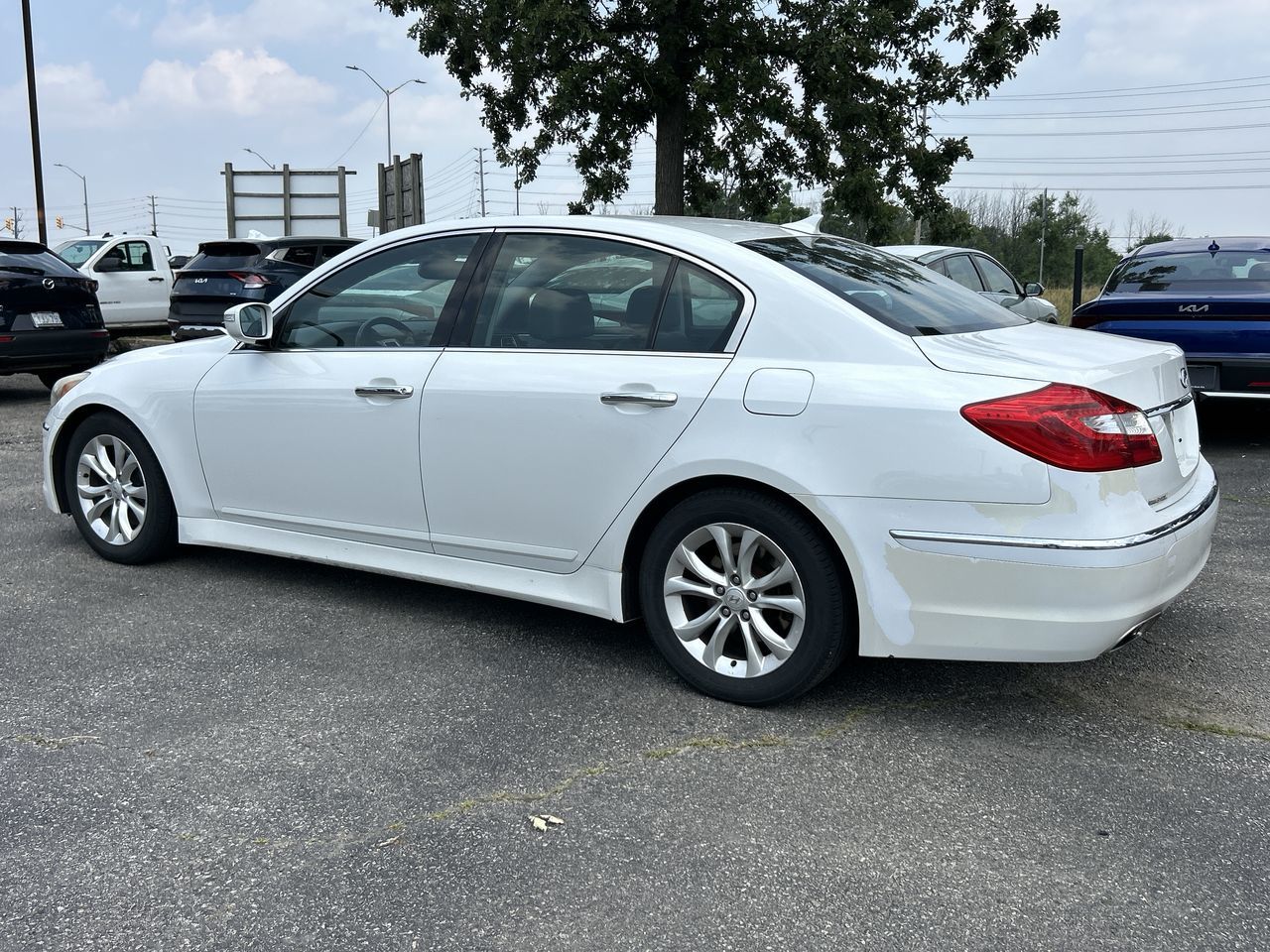 2012 Hyundai Genesis in Mississauga, Ontario