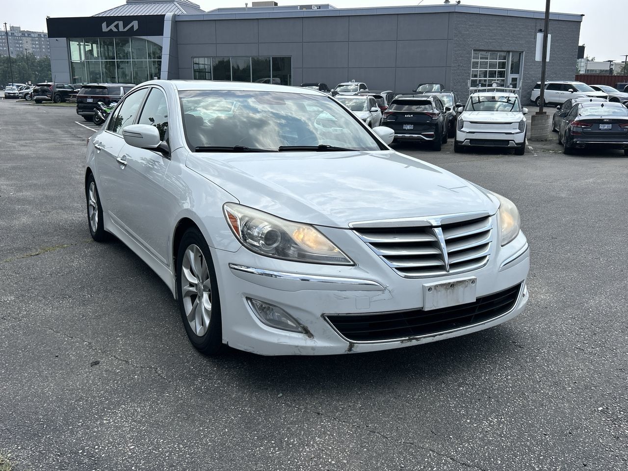 2012 Hyundai Genesis in Mississauga, Ontario
