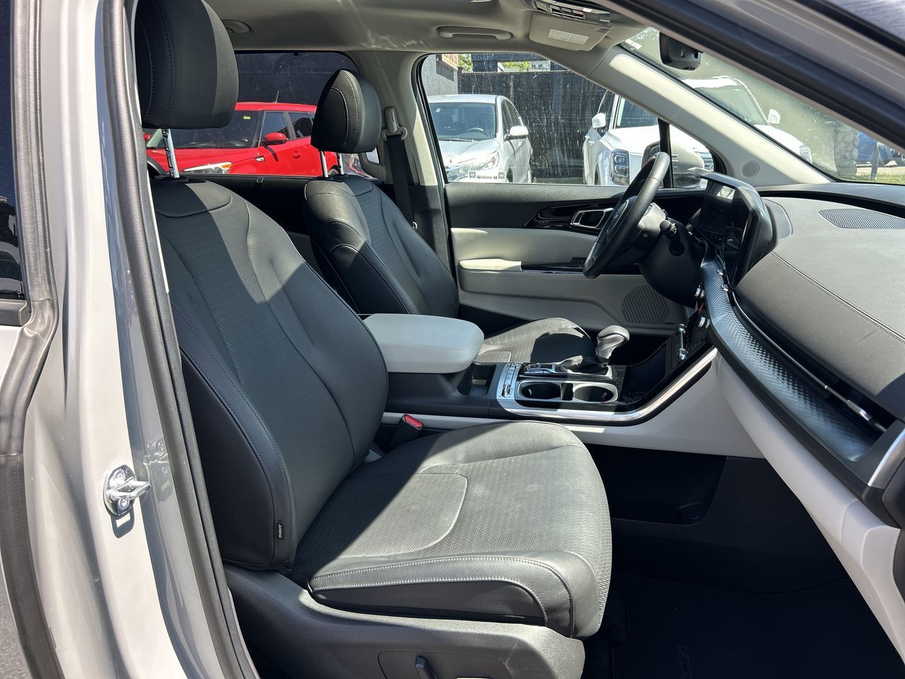 2024 Kia Carnival in Mississauga, Ontario