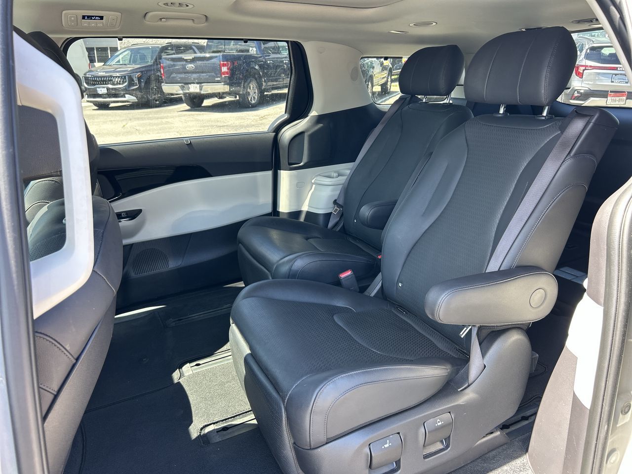 2024 Kia Carnival in Mississauga, Ontario
