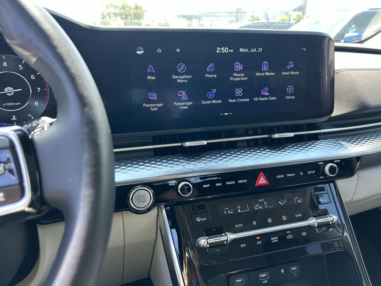 2024 Kia Carnival in Mississauga, Ontario