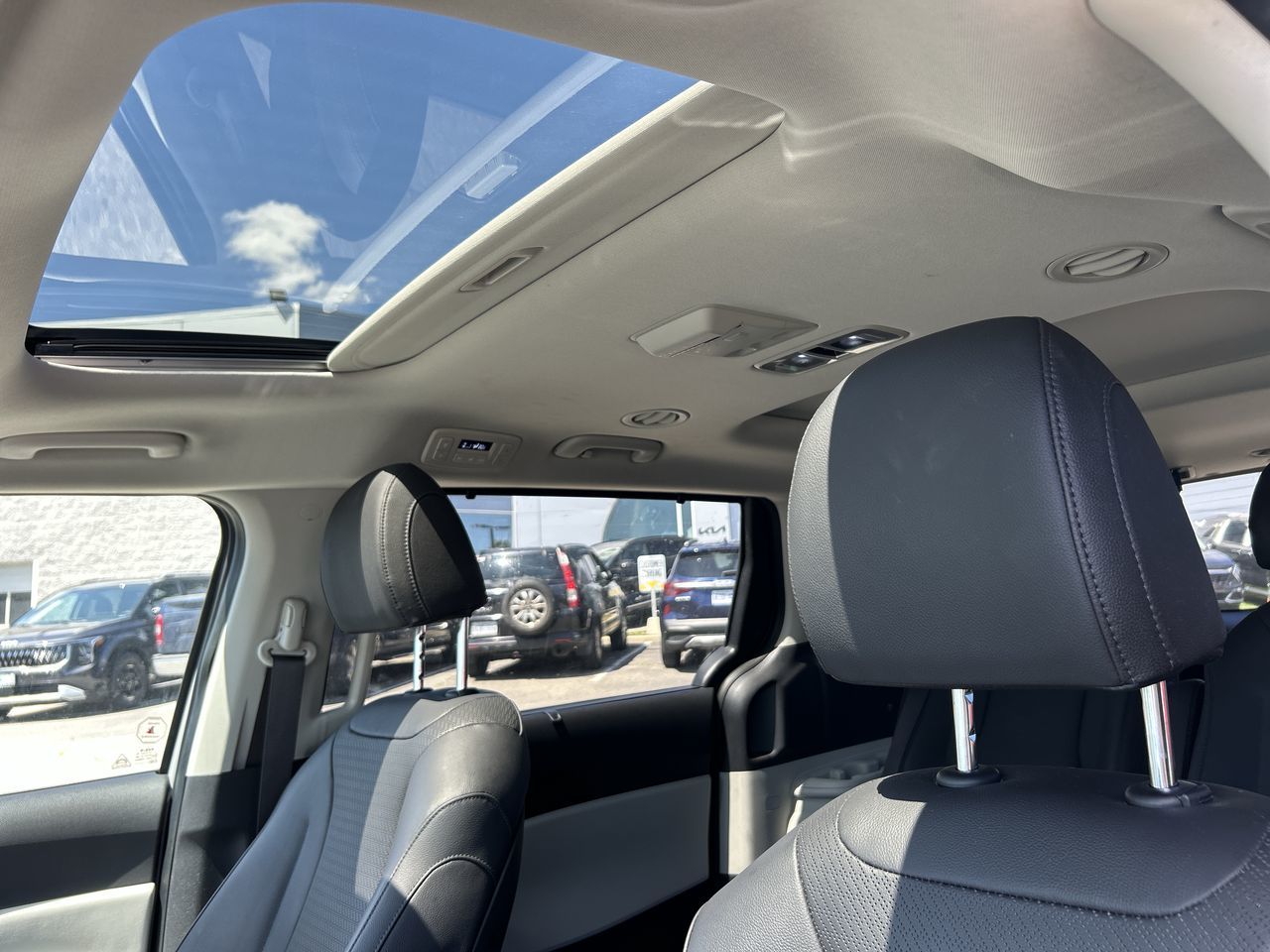 2024 Kia Carnival in Mississauga, Ontario