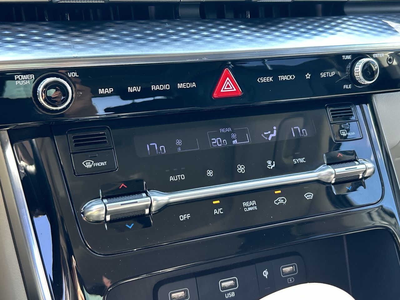 2024 Kia Carnival in Mississauga, Ontario
