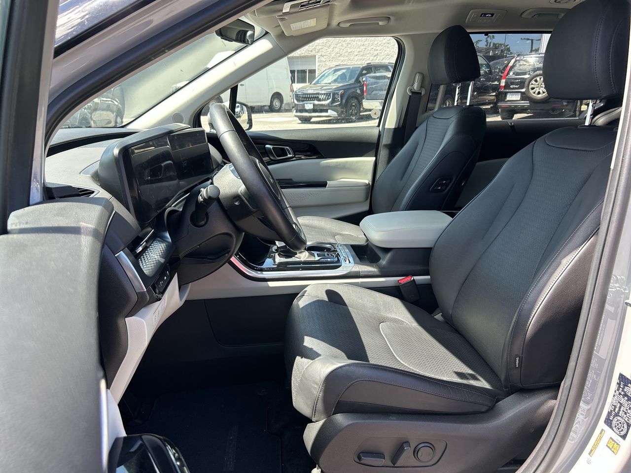 2024 Kia Carnival in Mississauga, Ontario