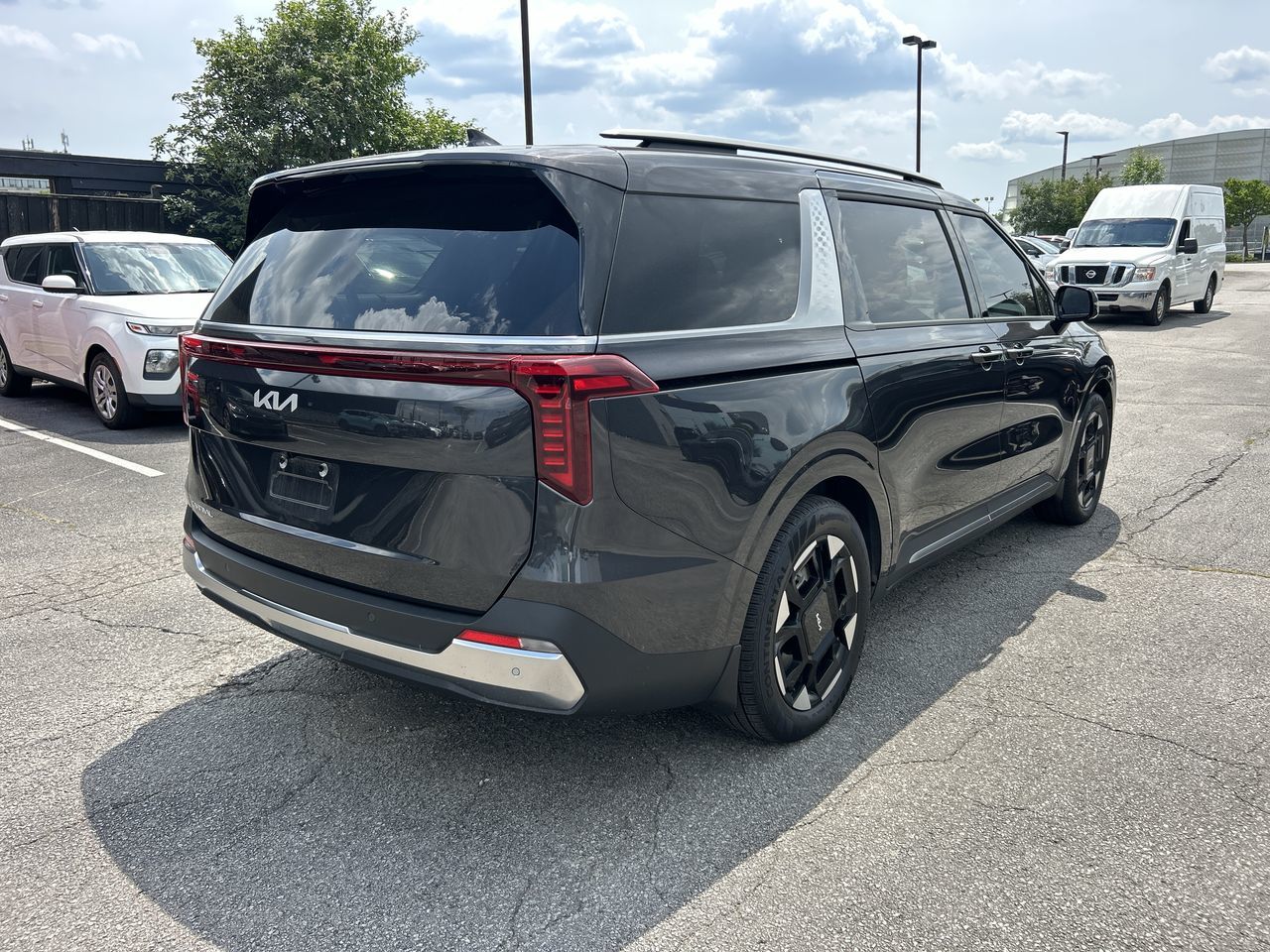 2025 Kia Carnival in Mississauga, Ontario