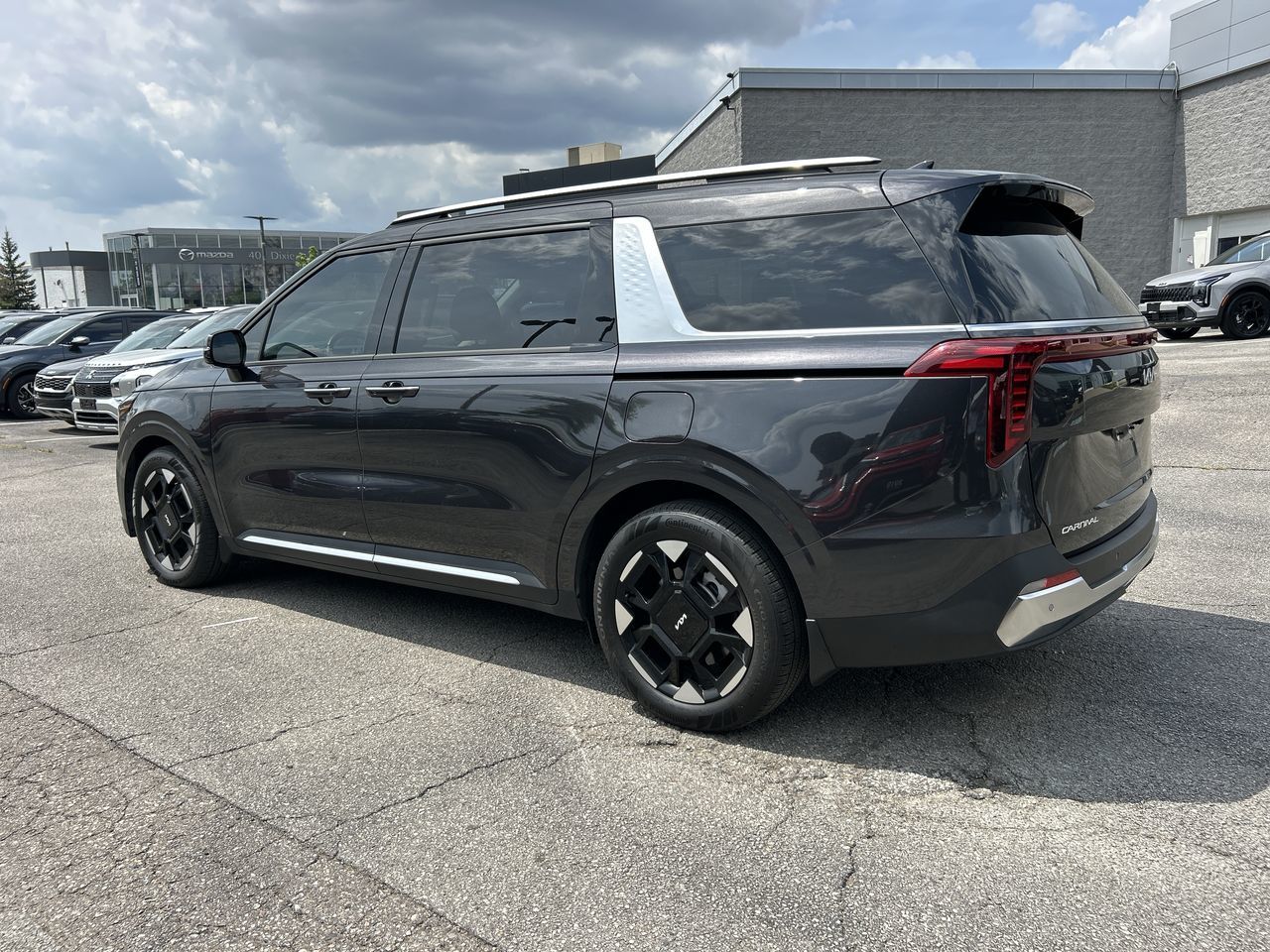 2025 Kia Carnival in Mississauga, Ontario