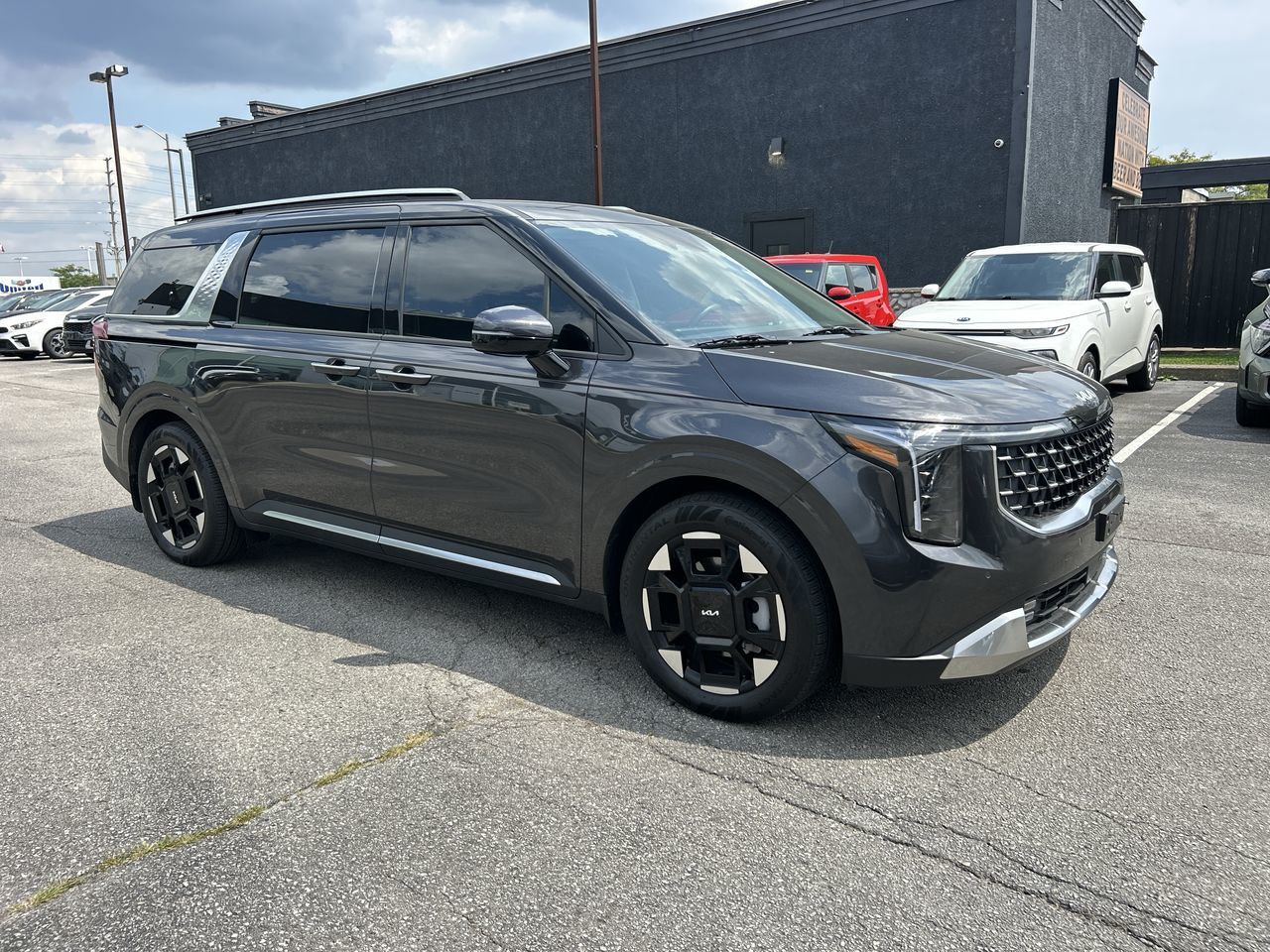 2025 Kia Carnival in Mississauga, Ontario