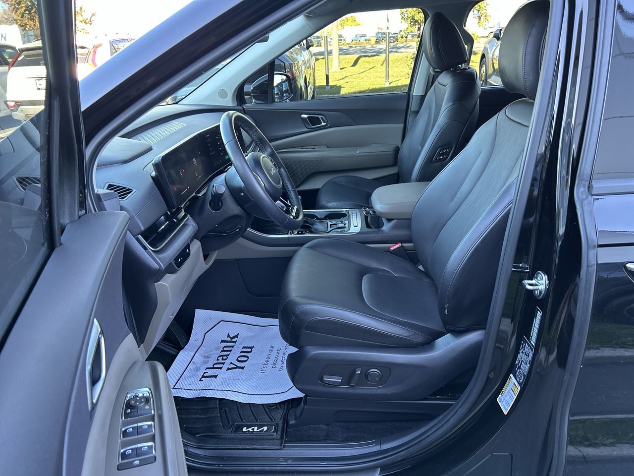 2025 Kia Carnival in Mississauga, Ontario