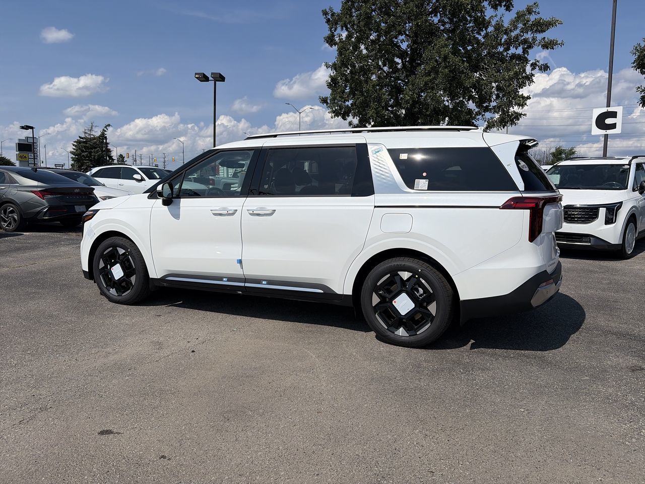 2027 Kia Carnival