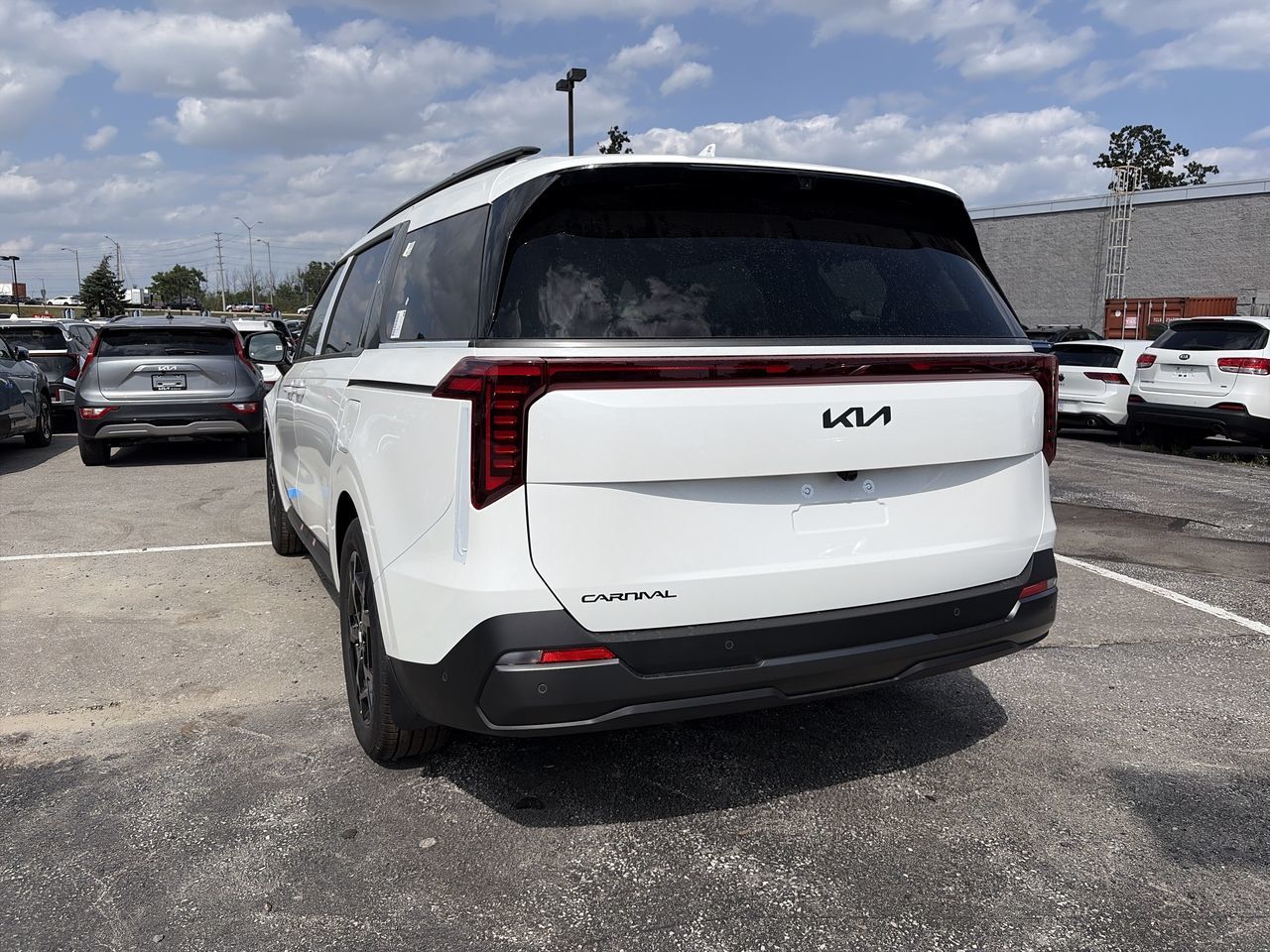 2027 Kia Carnival
