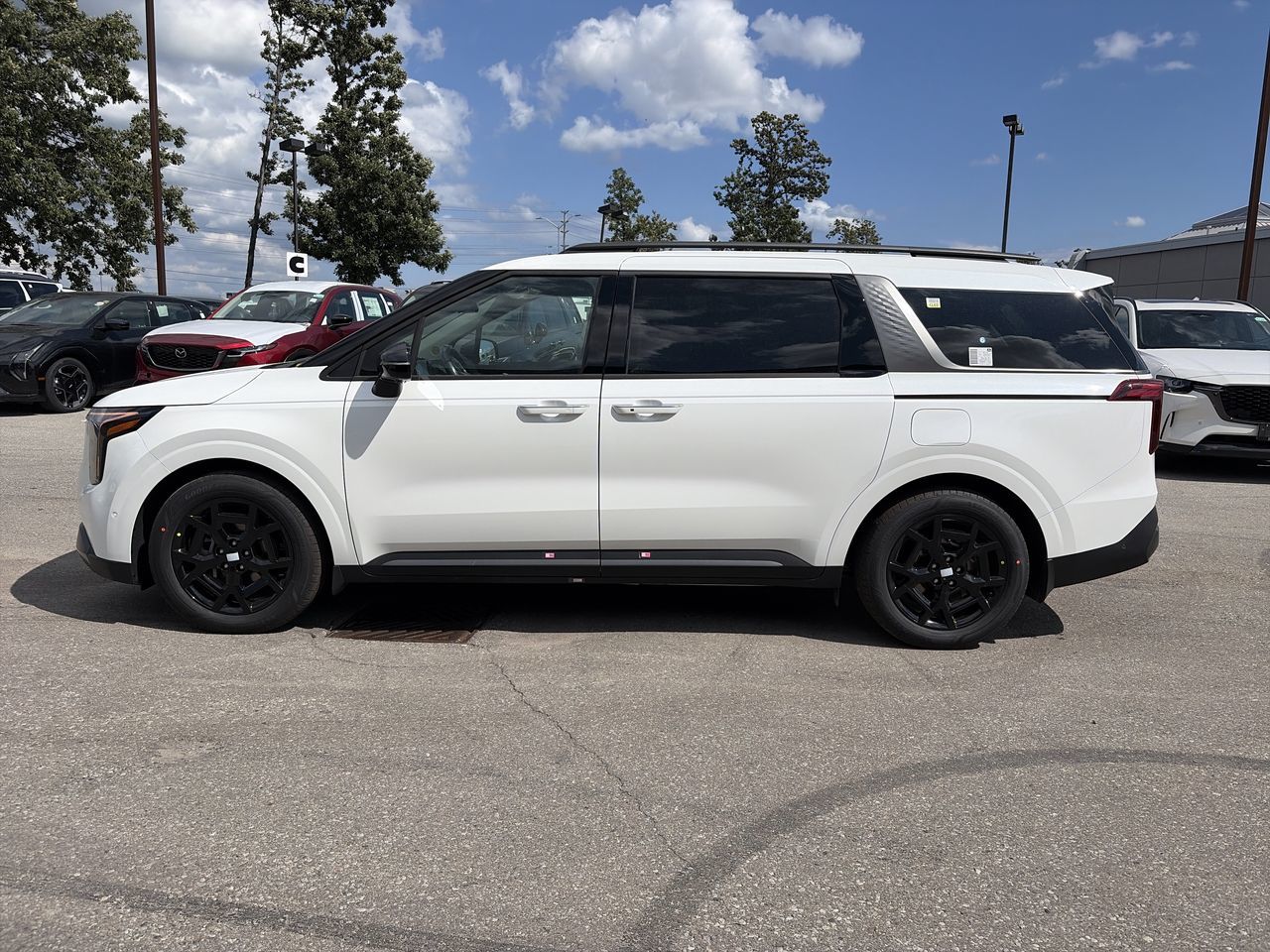 2027 Kia Carnival in Mississauga, Ontario