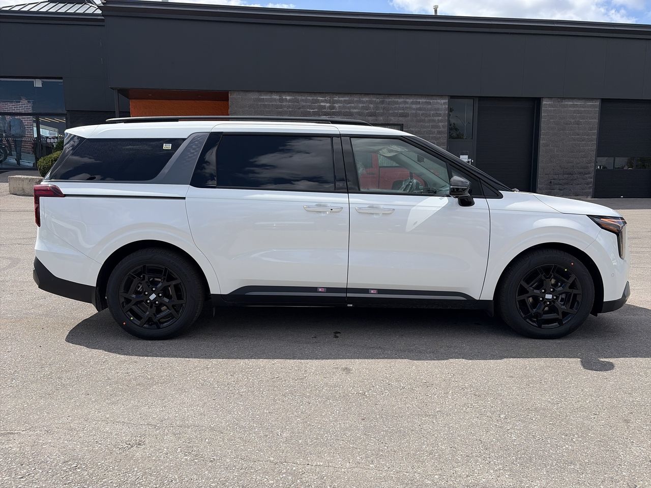 2027 Kia Carnival in Mississauga, Ontario