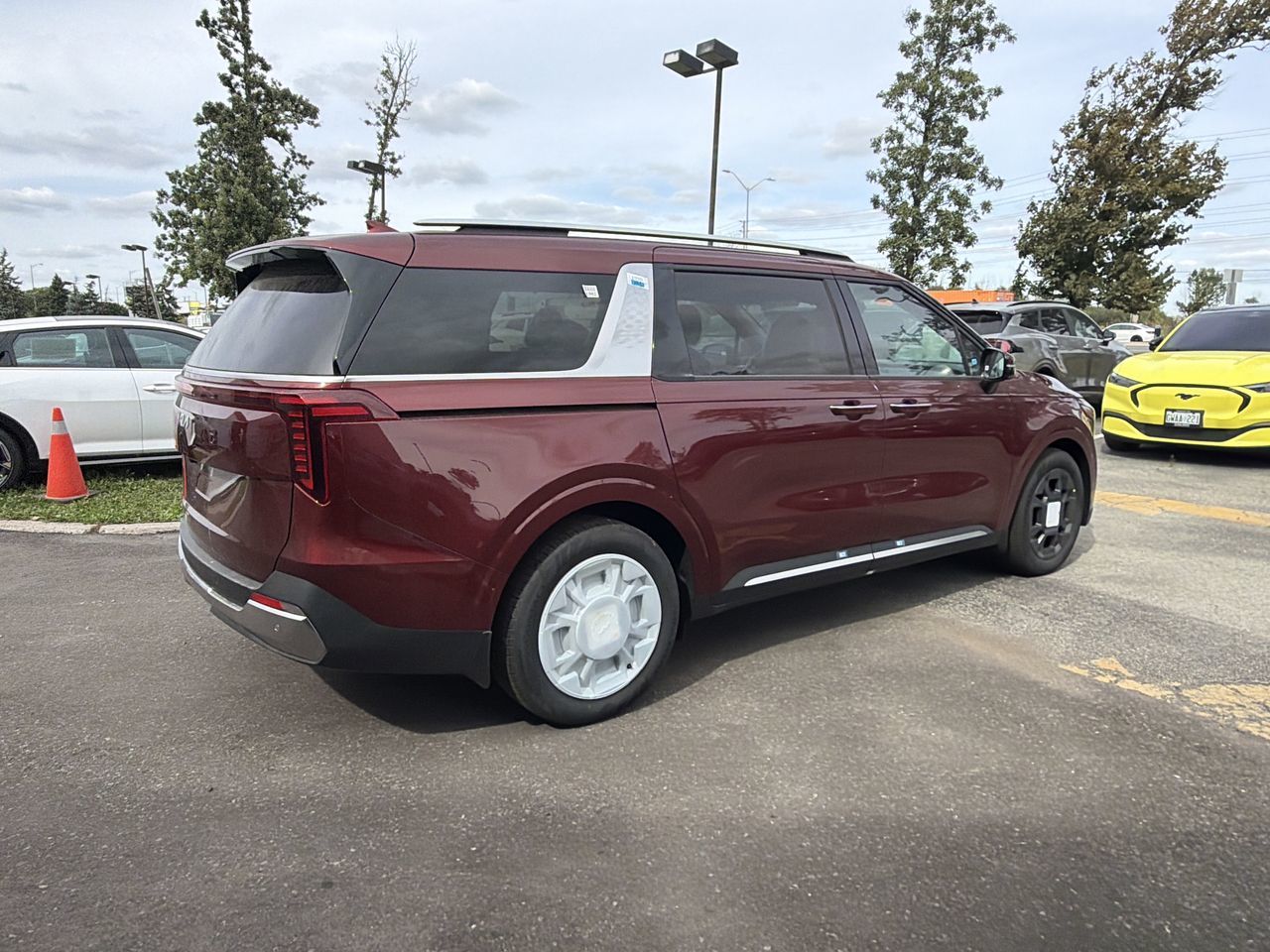 2027 Kia Carnival