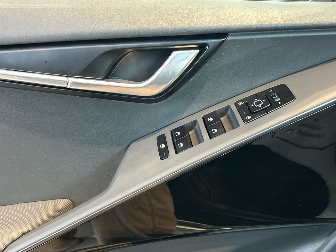 2025 Kia Niro Plug-In Hybrid